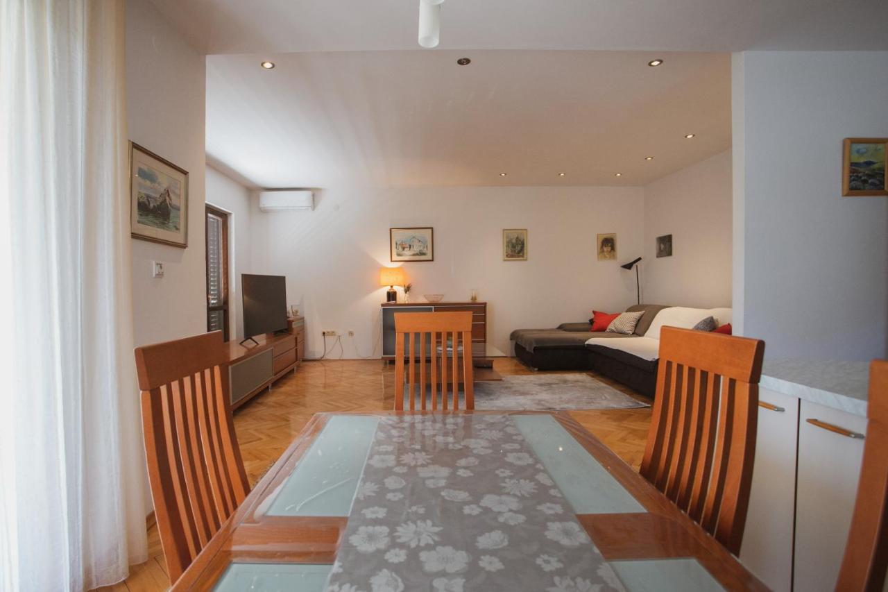 Comfort Sea View Apartment Dugi Rat Eksteriør bilde