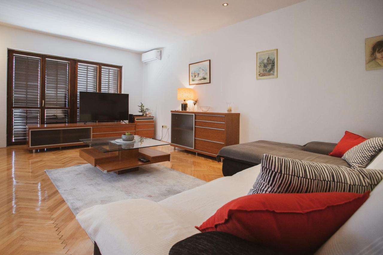 Comfort Sea View Apartment Dugi Rat Eksteriør bilde